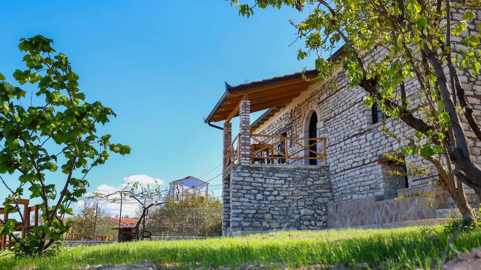 Guest house Villa Shpiragu Village Experience Berat Albania