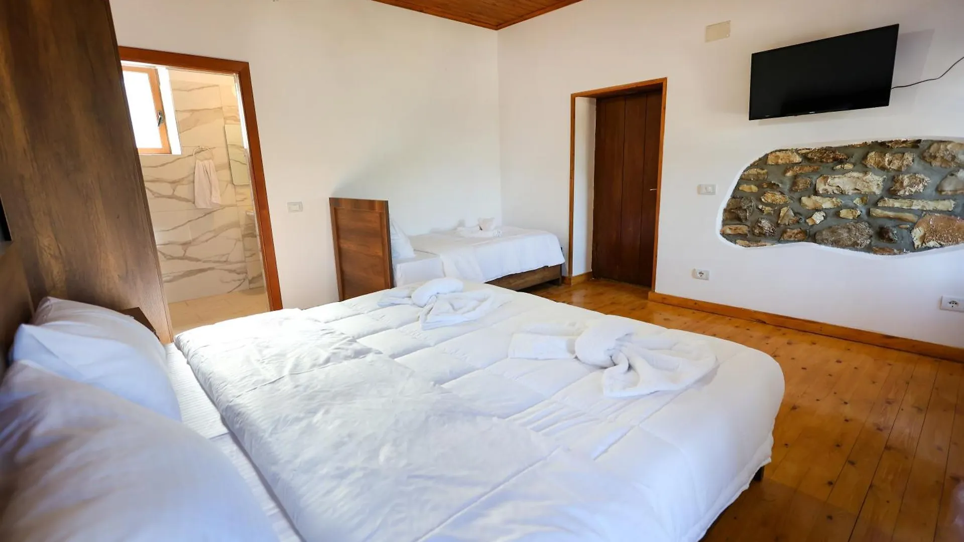 Villa Shpiragu Village Experience Berat